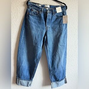 Women’s jeans Universal Thread Relaxed Blue Denim Jeans Size 8